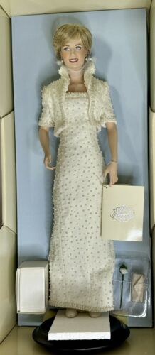 The Franklin Mint Princess Diana of Wales Porcelain Portrait Doll Pearl Dress