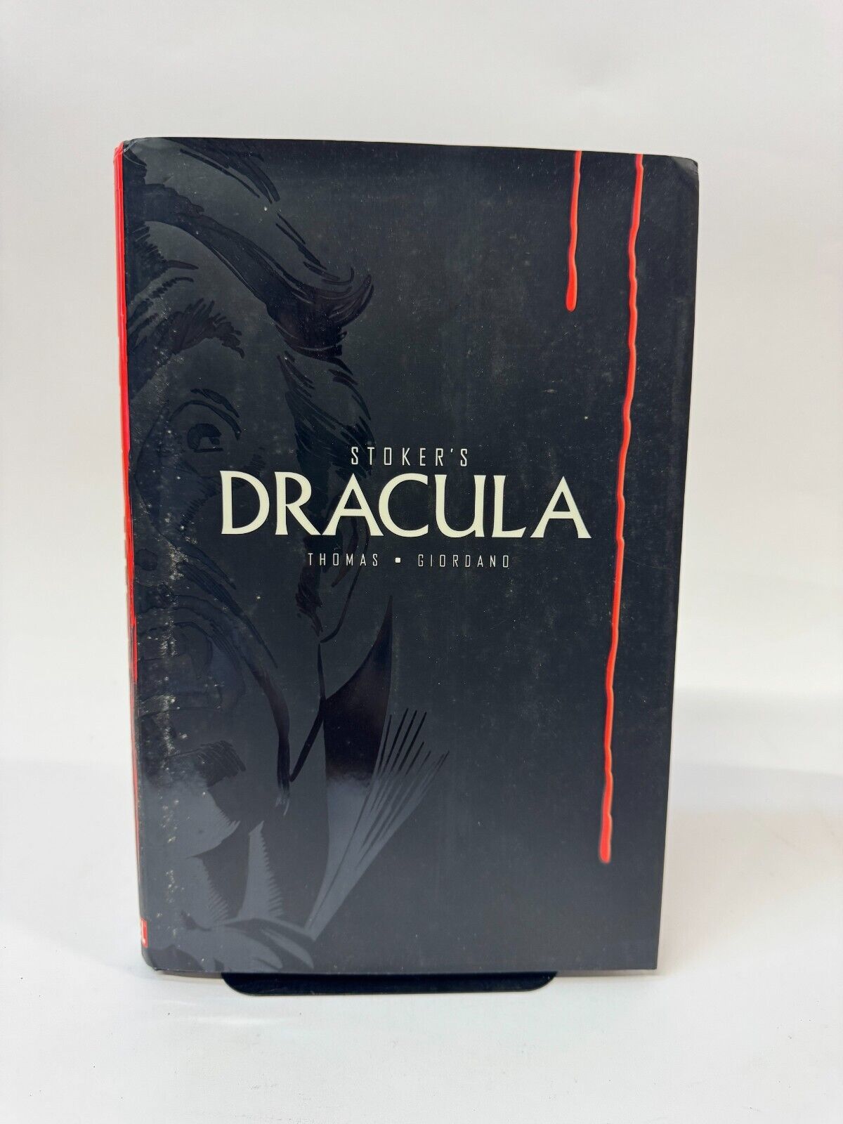 Stoker's Dracula Hardcover Graphic Novel Thomas/Giordano (A torn back)
