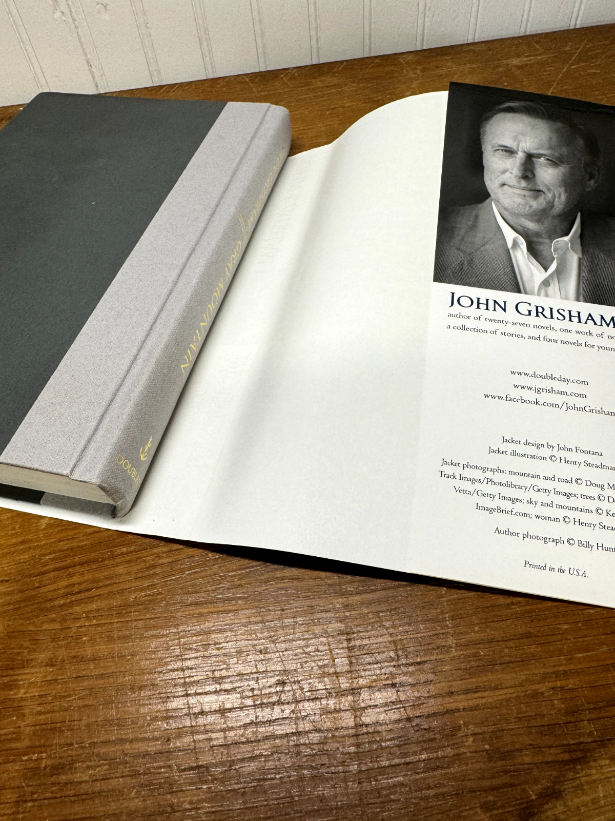John Grisham Gray Mountain 2014 HCDJ First Edition 1st Printing F/VF