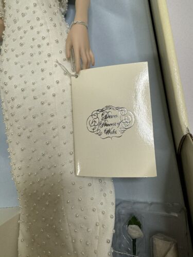 The Franklin Mint Princess Diana of Wales Porcelain Portrait Doll Pearl Dress